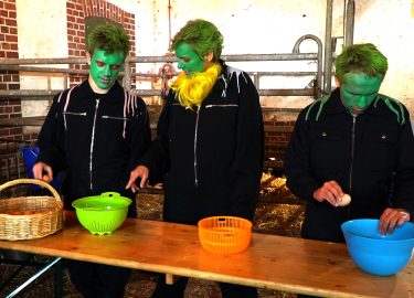 Mariola Brillowska_Backe Frieden_Milchhof Reitbrook_Filmstil04