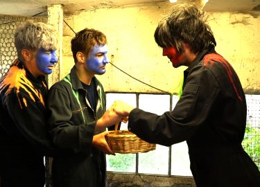 Mariola Brillowska_Backe Frieden_Milchhof Reitbrook_Filmstil02