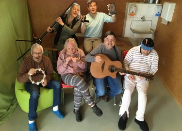 ICHBINHIERKameraLichtundGitarre